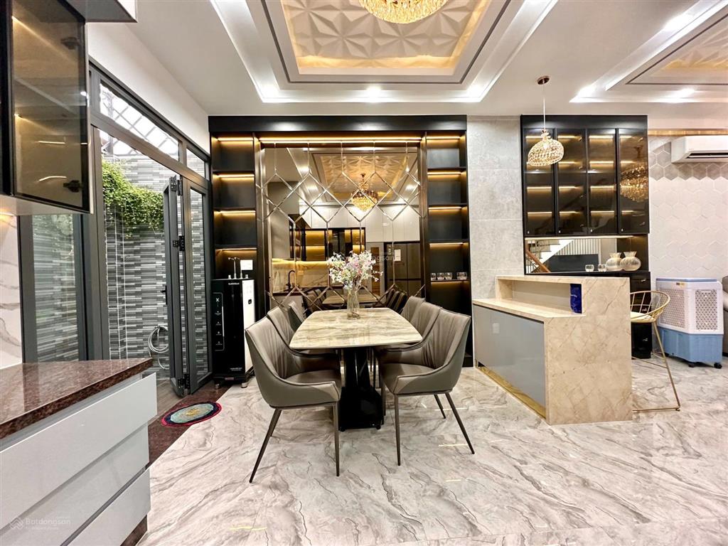 Nhà phố 4 tầng có thang máy huỳnh tấn phát nhà bè