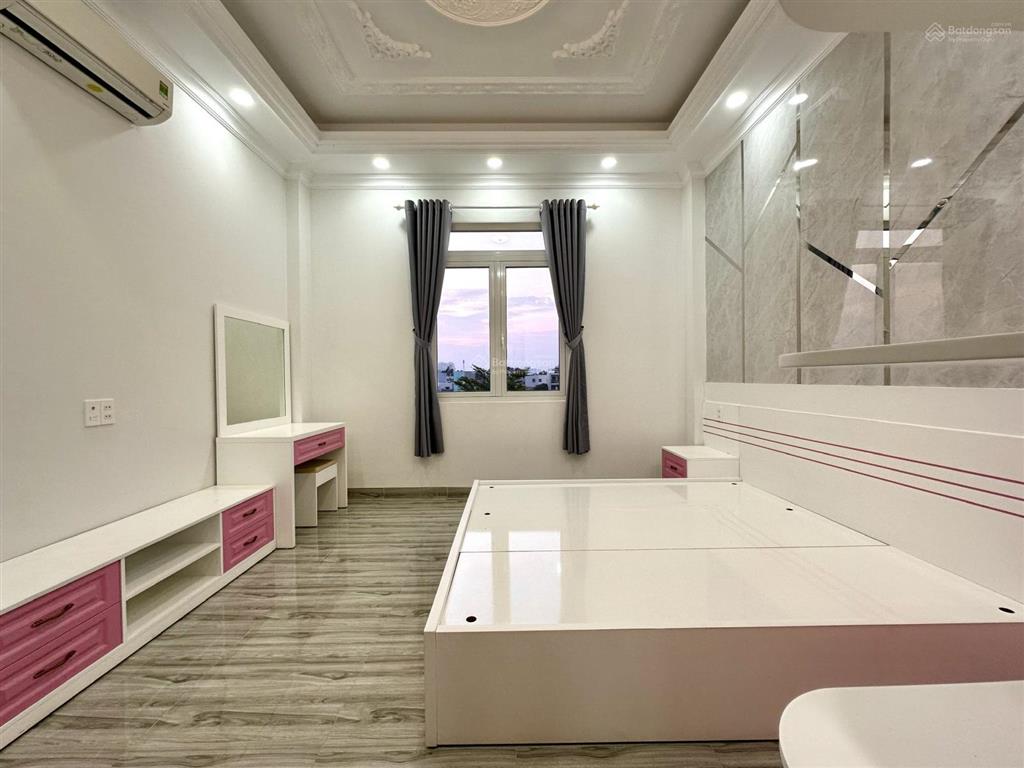 Nhà phố 4 tầng 4x16m, đường 10m huỳnh tấn phát nhà bè