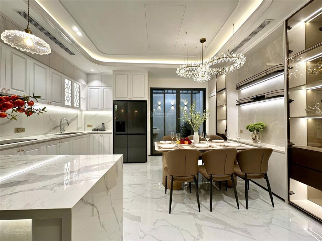 Nhà có thang máy 450kg phạm hữu lầu, phú mỹ, quận 7