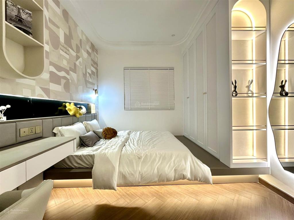 Nhà có thang máy 450kg phạm hữu lầu, phú mỹ, quận 7