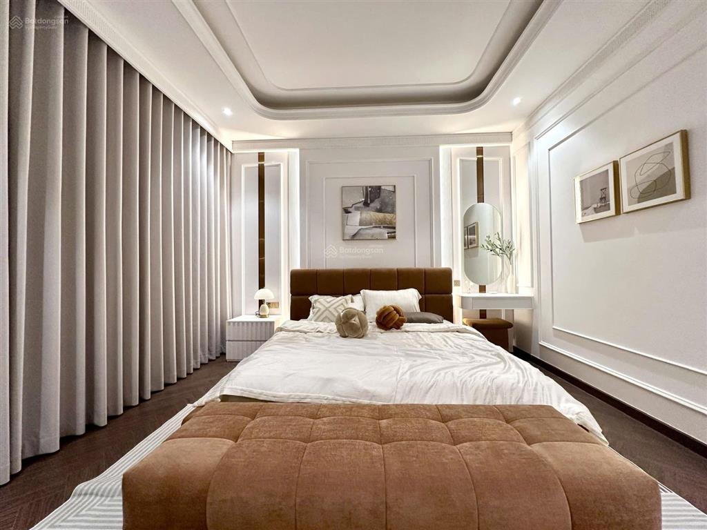 Nhà có thang máy 450kg phạm hữu lầu, phú mỹ, quận 7