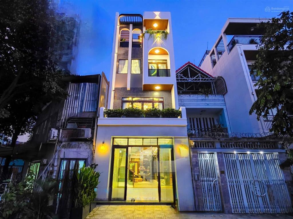 Nhà đẹp có thang máy. 5x18m. khu đường số p. phú mỹ, quận 7. cạnh phú mỹ hưng
