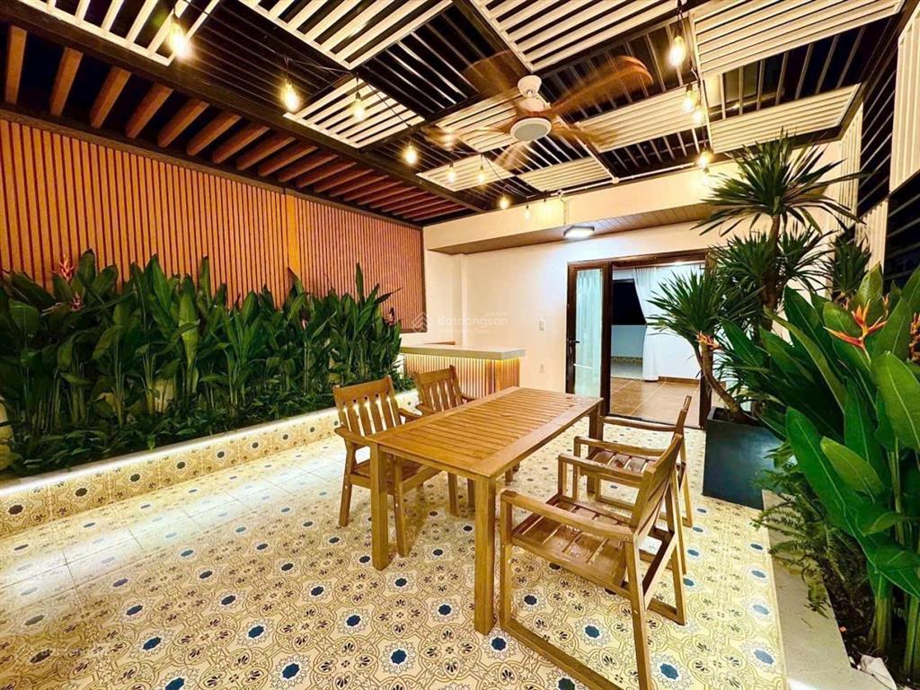 Nhà đẹp có thang máy. 5x18m. khu đường số p. phú mỹ, quận 7. cạnh phú mỹ hưng