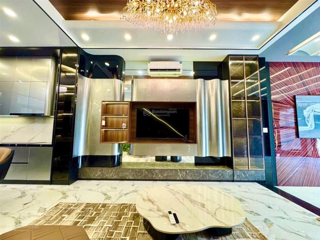 Nhà đẹp có thang máy. 5x18m. khu đường số p. phú mỹ, quận 7. cạnh phú mỹ hưng
