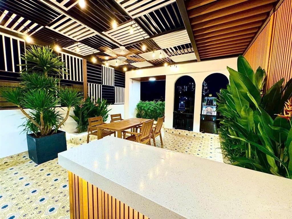Nhà đẹp có thang máy. 5x18m. khu đường số p. phú mỹ, quận 7. cạnh phú mỹ hưng