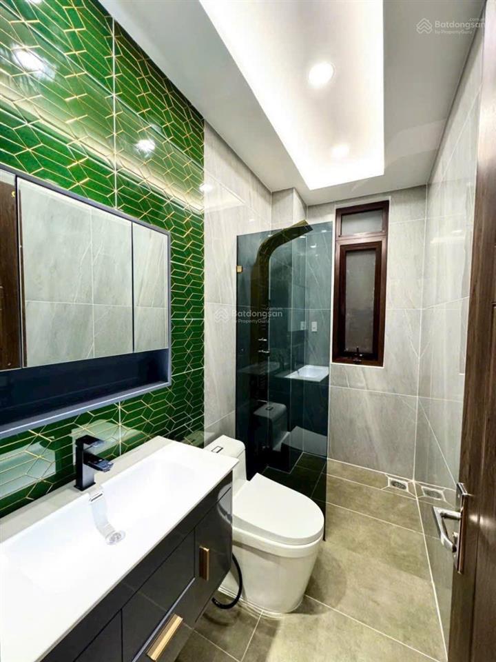 Nhà đẹp có thang máy. 5x18m. khu đường số p. phú mỹ, quận 7. cạnh phú mỹ hưng