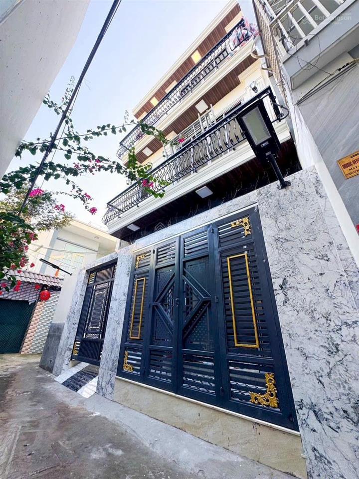 Bán nhà phố có thang máy 8x9m huỳnh tấn phát quận 7