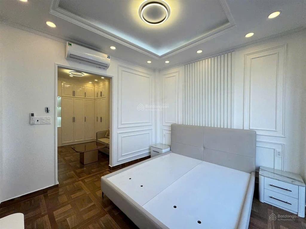 Bán nhà phố có thang máy 8x9m huỳnh tấn phát quận 7