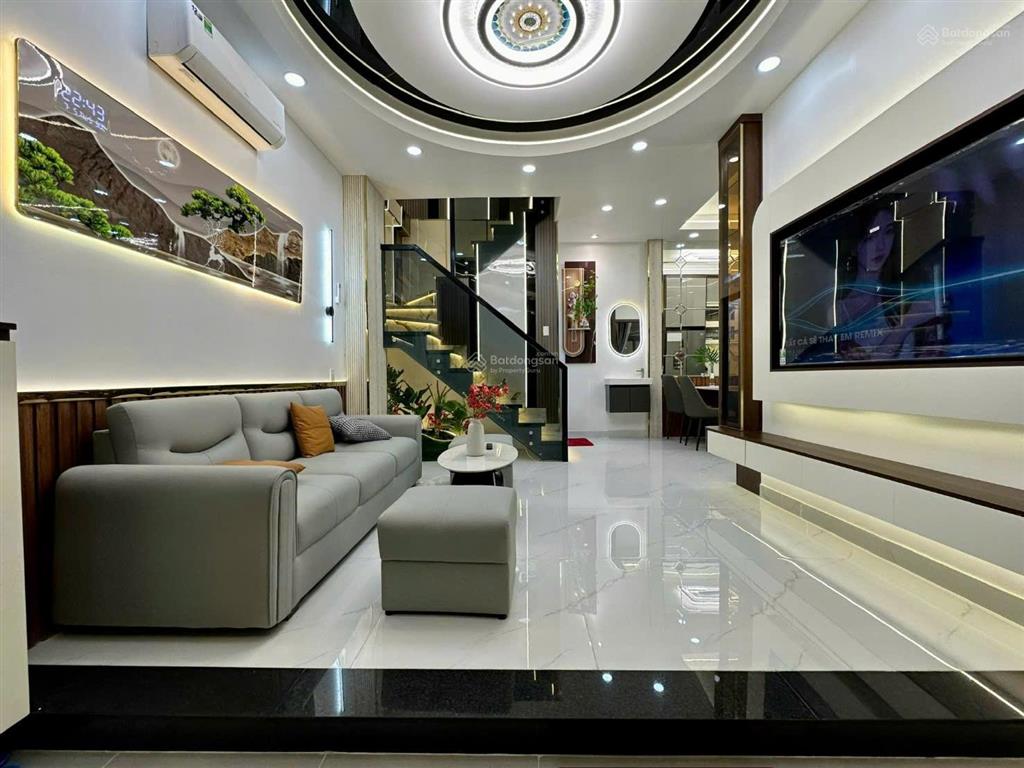 Nhà mới hoàn thiện rất đẹp hẻm 749 huỳnh tấn phát, phường phú thuận quận 7. ( gần điện máy xanh ).