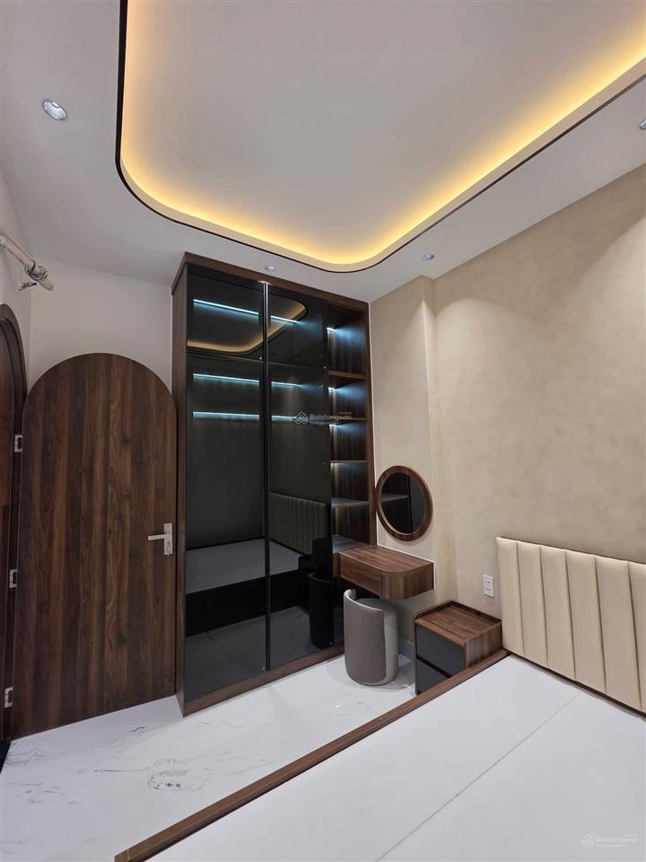 Nhà hẻm 588 huỳnh tấn phát, quận 7