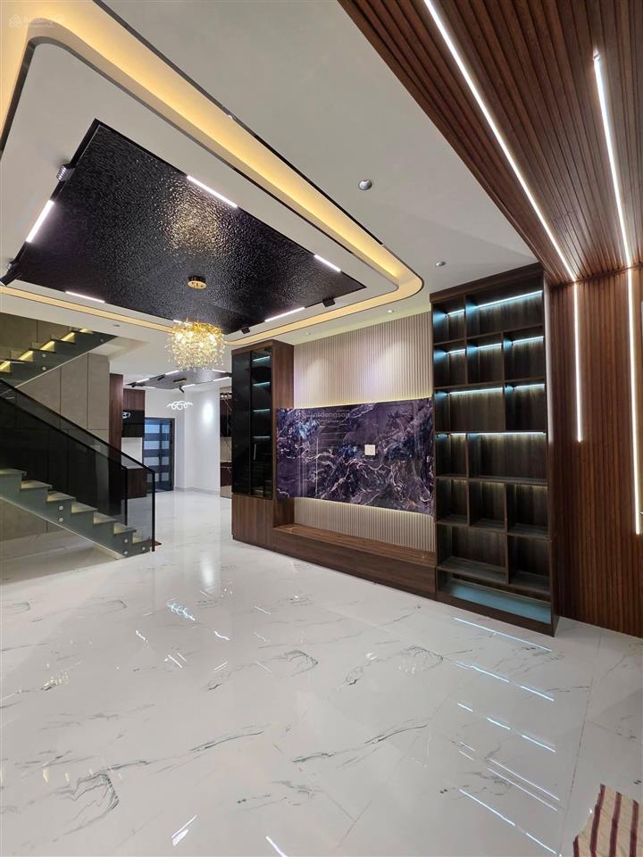 Nhà hẻm 588 huỳnh tấn phát, quận 7