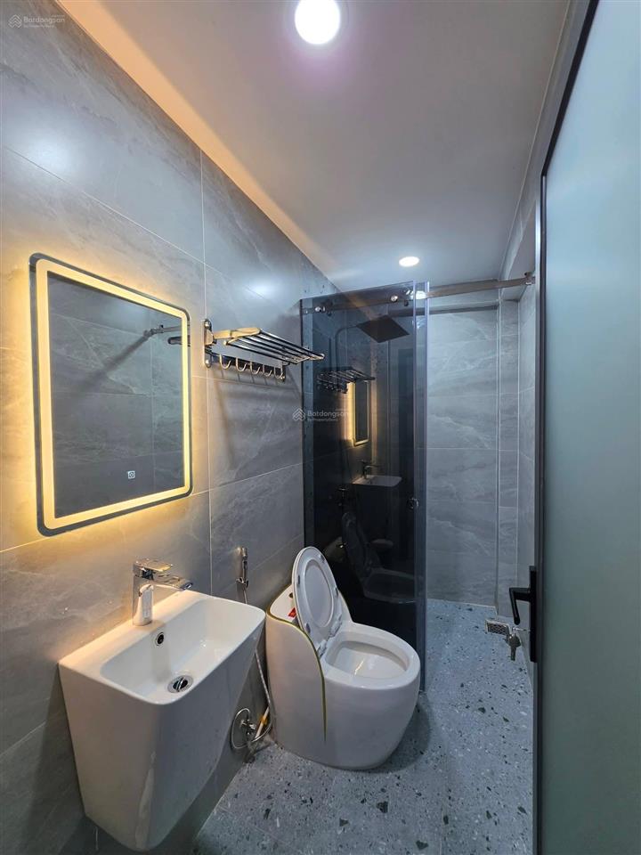 Nhà hẻm 588 huỳnh tấn phát, quận 7