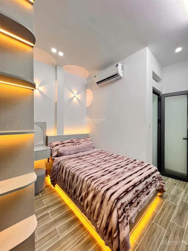 Nhà sổ riêng, huỳnh tấn phát nhà bè