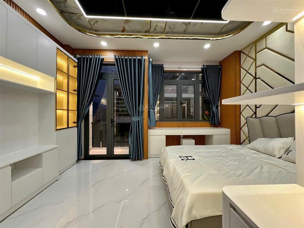 Bán nhà phố hiện đại 3 lầu. đường xe hơi huỳnh tấn phát nhà bè
