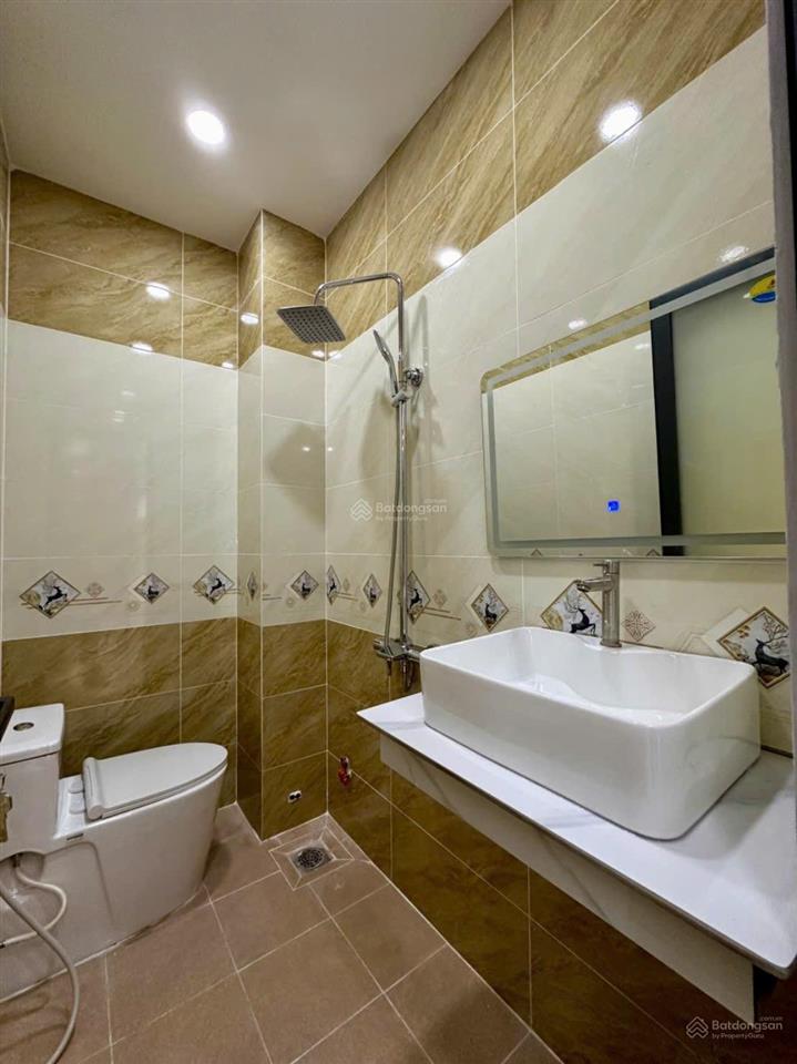 Bán nhà phố hiện đại 3 lầu. đường xe hơi huỳnh tấn phát nhà bè