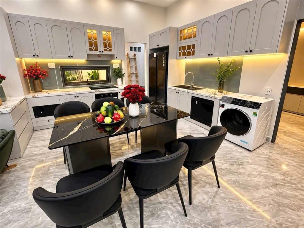 Bán nhà vườn đẹp  hẻm 2155 huỳnh tấn phát nở hậu full nội thất