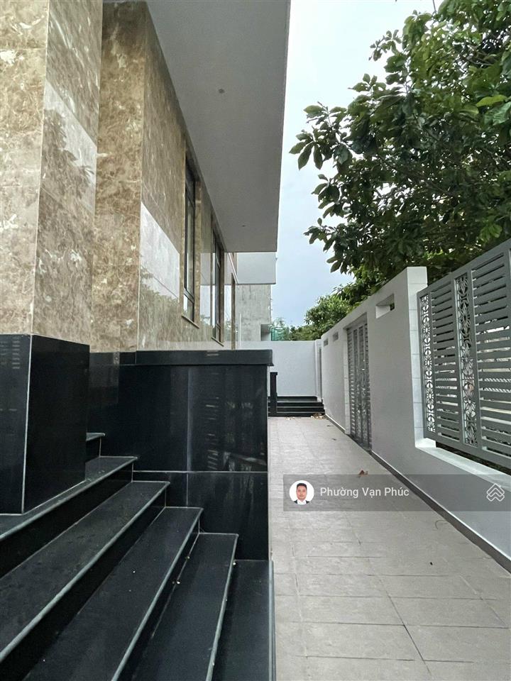 Cần bán căn góc kđt vạn phúc, 2 mặt tiền đường lớn, 10x20m, đã hoàn thiện, bán 35 tỷ