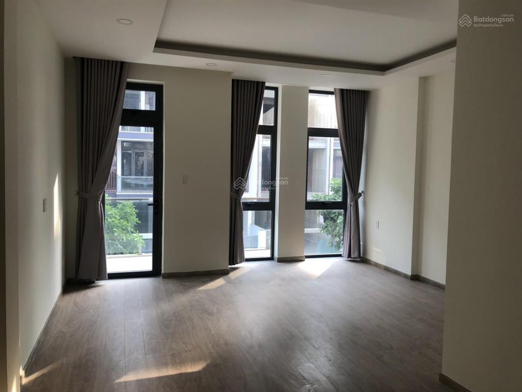 Bán nhà 5x23m 115m2, 21 tỷ giá siêu hời, view đẹp, gần trường học tại khu đô thị vạn phúc city