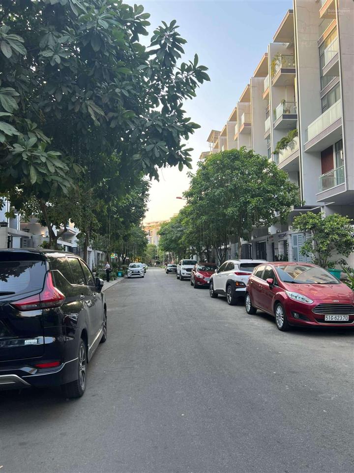 Bán nhà 5x23m 115m2, 21 tỷ giá siêu hời, view đẹp, gần trường học tại khu đô thị vạn phúc city