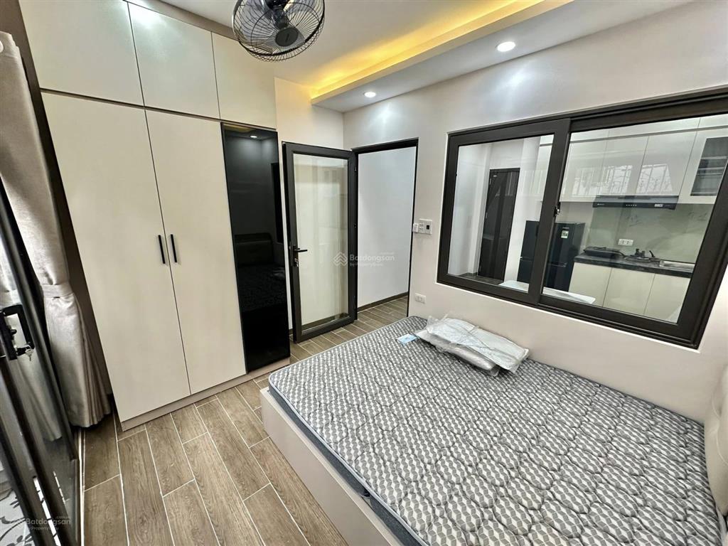 140tr/ tháng 95m2 24 phòng. khu vực cho thuê hot bách kinh xây. ô tô đỗ cửa.