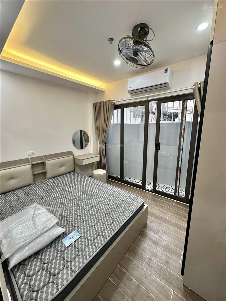 140tr/ tháng 95m2 24 phòng. khu vực cho thuê hot bách kinh xây. ô tô đỗ cửa.