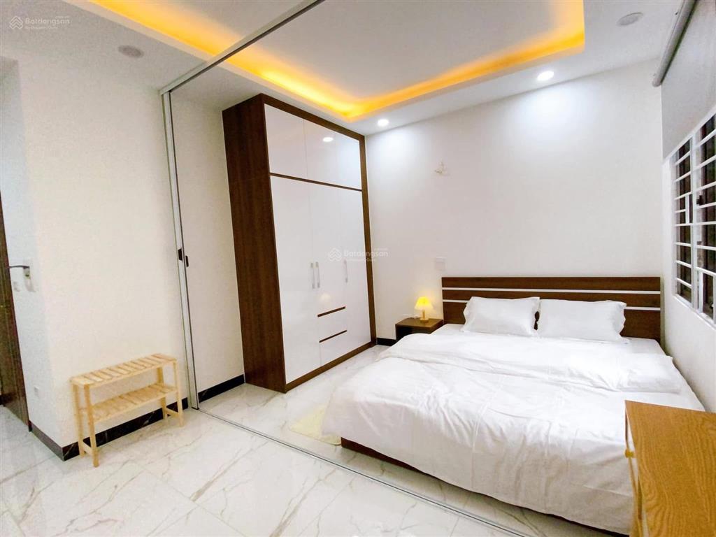 Dòng tiền 200tr/tháng căn nhà 110m2 8 tầng phố vip đội cấn ba đình