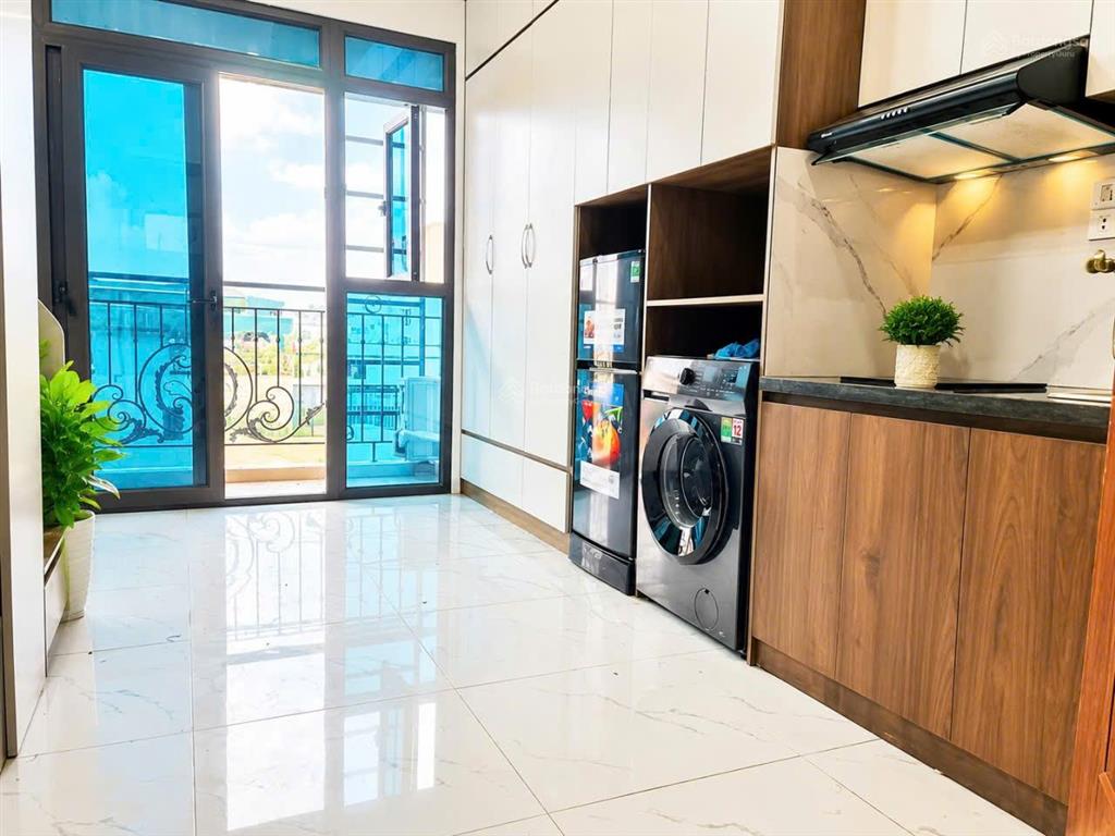 Bán toà căn hộ dịch vụ mới tinh  nguyễn trãi sát đường 2.5 đang làm. 78m2 x8 tầng