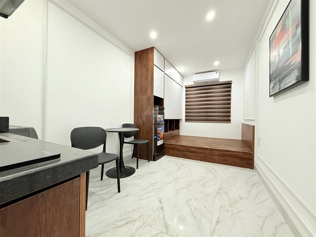 Bán gấp phố xã đàn dòng tiền siêu câp ccmn 80m2 8 tầng 24 phòng. mới koong