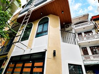 Bán toà chdv 101m2 9 tầng 28 căn hộ ba bước ra xã đàn  trung tâm của trung tâm