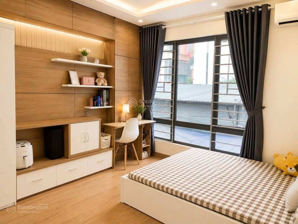 Giảm sâu 1 tỷ. căn nhà phố láng hạ 50m² 10p khép kín. thang máy  ngõ thông
