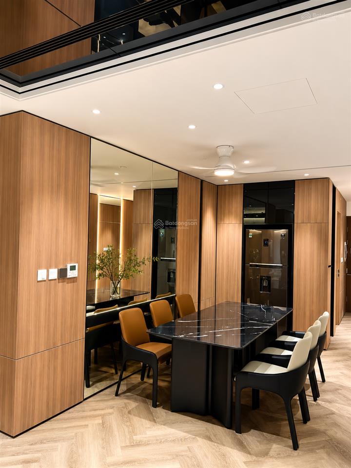 Bán căn góc 103m² 3 ngủ 2 vs tầng cao view siêu thoáng tại 47 nguyễn tuân