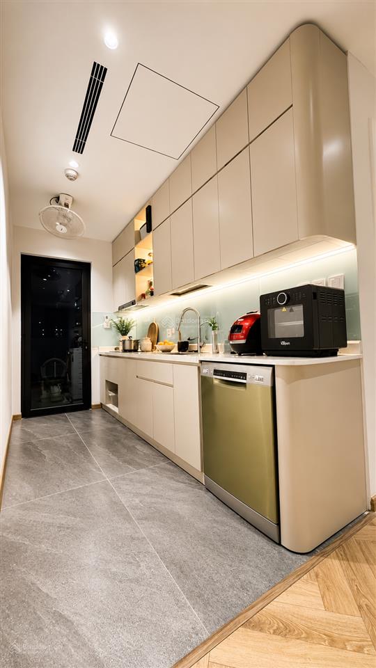 Bán căn góc 103m² 3 ngủ 2 vs tầng cao view siêu thoáng tại 47 nguyễn tuân