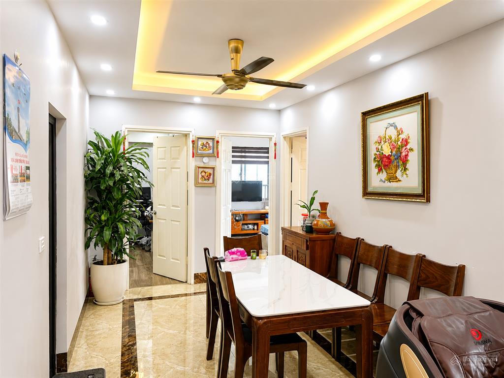 Chủ nhà cán bộ nhà nước bán căn chung cư 154m2 4 ngủ 2 vệ sinh, view xem pháo hoa văn quán.