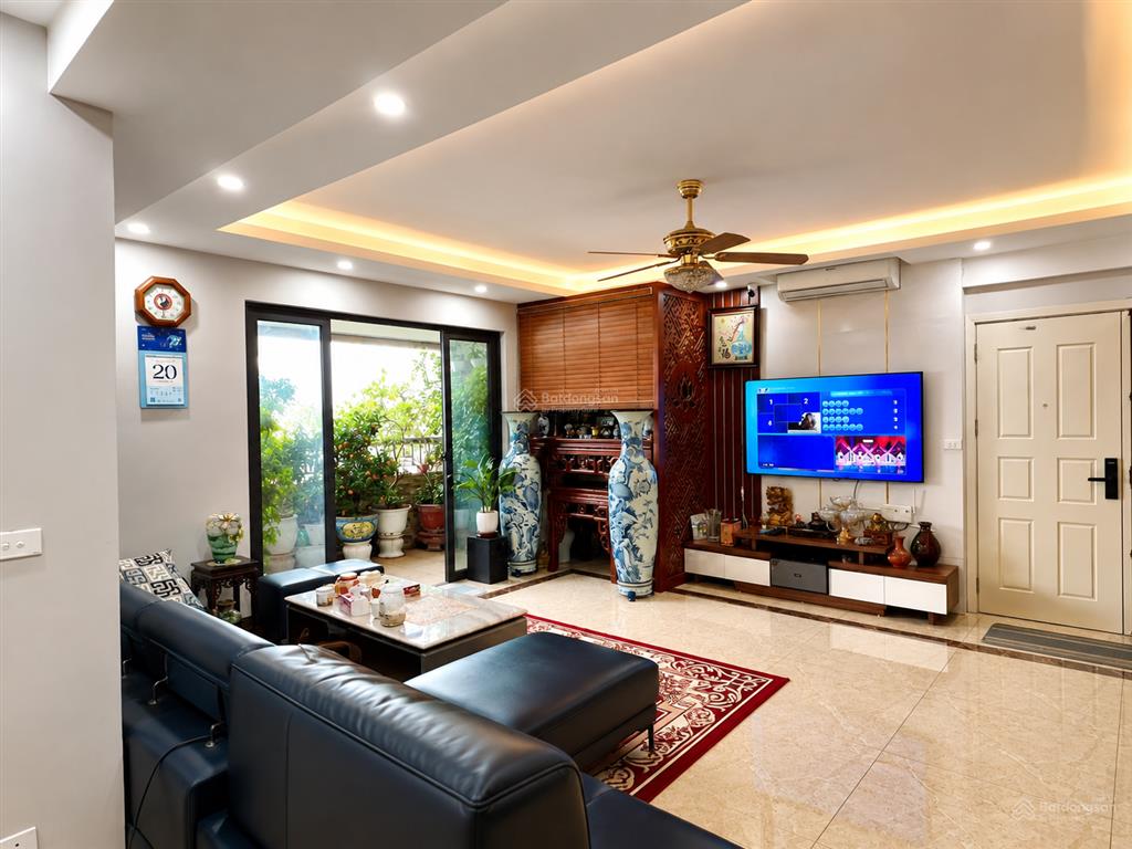 Chủ nhà cán bộ nhà nước bán căn chung cư 154m2 4 ngủ 2 vệ sinh, view xem pháo hoa văn quán.