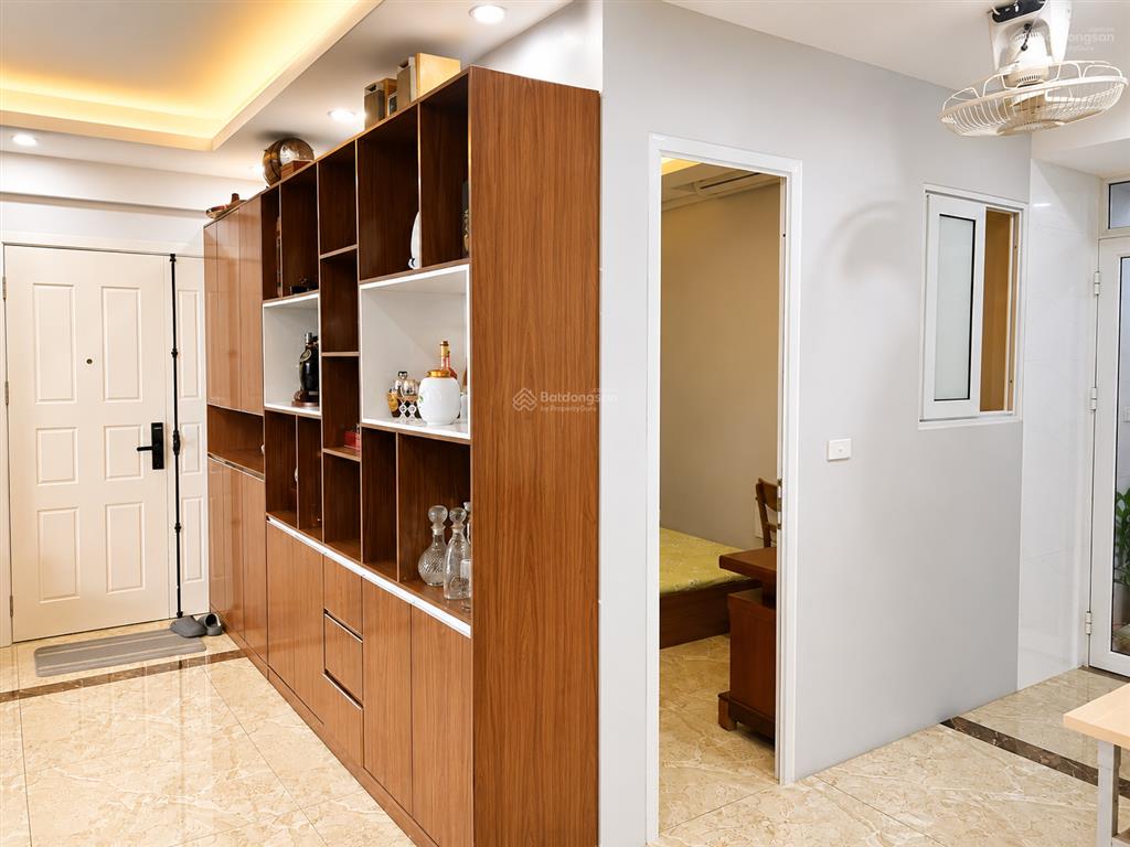 Chủ nhà cán bộ nhà nước bán căn chung cư 154m2 4 ngủ 2 vệ sinh, view xem pháo hoa văn quán.