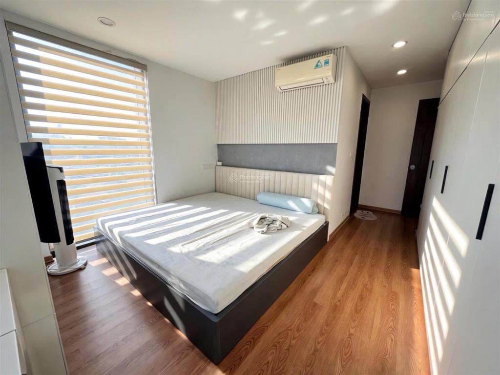 Chính chủ bán căn góc tầng đẹp the legend 109 nguyễn tuân 80m2 2 ngủ 2 vệ sinh.