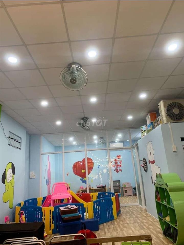 Nguyên căn 5x 21m Sân vườn Hoàng Hoa Thám có mái che sân hẻm xe tải