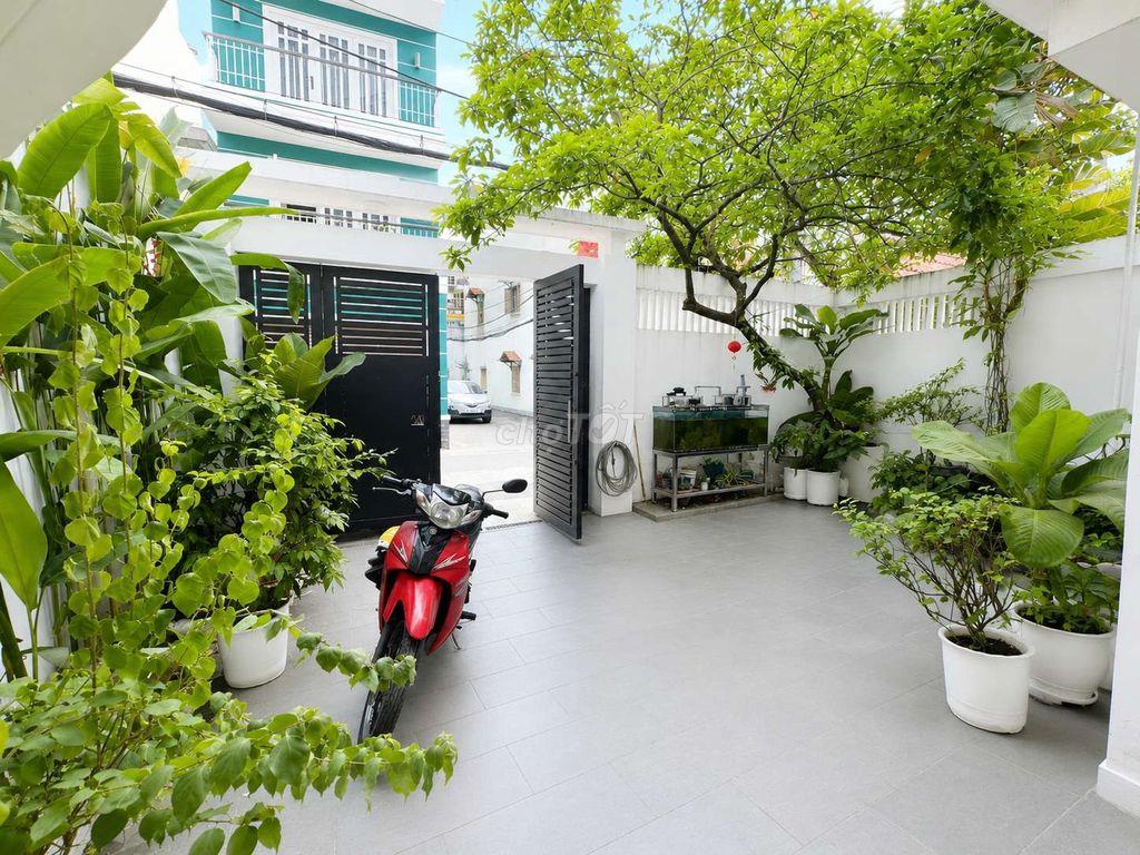 Biệt thự Nguyễn Kiệm 8 x18m 3 tầng sân rộng
