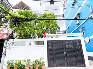 Biệt thự Nguyễn Kiệm 8 x18m 3 tầng sân rộng