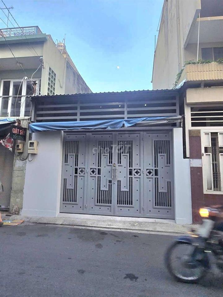 Nguyên Căn Trệt lửng 5 x20m Cách Mạng Tháng 8 Quận 3 