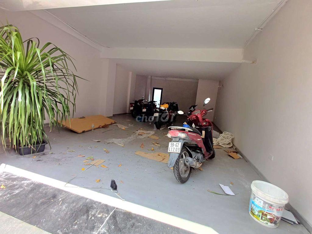 Mặt bằng trệt Hoàng Sa 6x11m mới cứng, hoàn toàn tách biệt