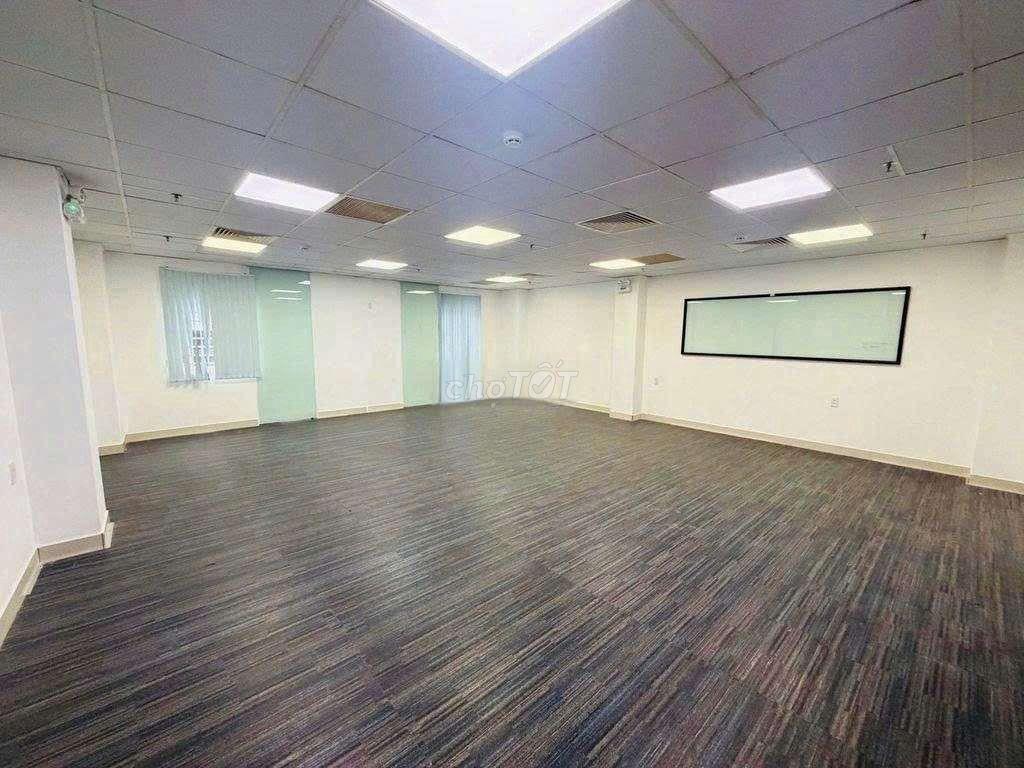 Mặt bằng trệt 13 x20m Hoàng Văn Thụ có sân rộng 100m2