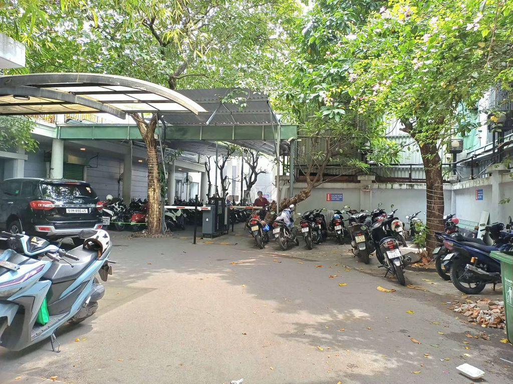 Mặt bằng trệt 13 x20m Hoàng Văn Thụ có sân rộng 100m2