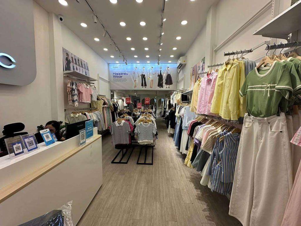 MẶT TIỀN HUỲNH VĂN BÁNH 4 X17M 2 LẦU VỈA HÈ RỘNG