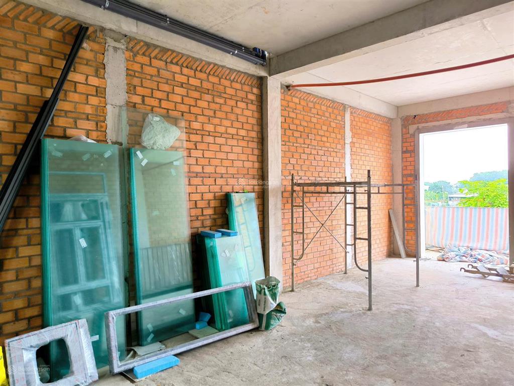 Villa 120m² khu compound đt746b sát vsip 3 chỉ 4 tỷ vì sao khách xem xong lại xuống tiền ngay?