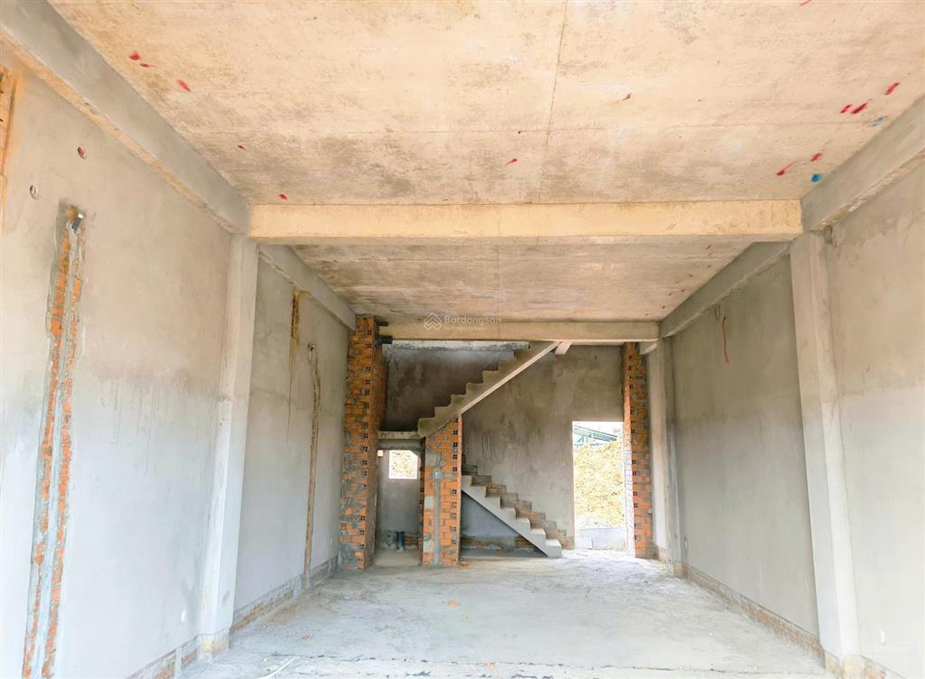 Villa 120m² khu compound đt746b sát vsip 3 chỉ 4 tỷ vì sao khách xem xong lại xuống tiền ngay?