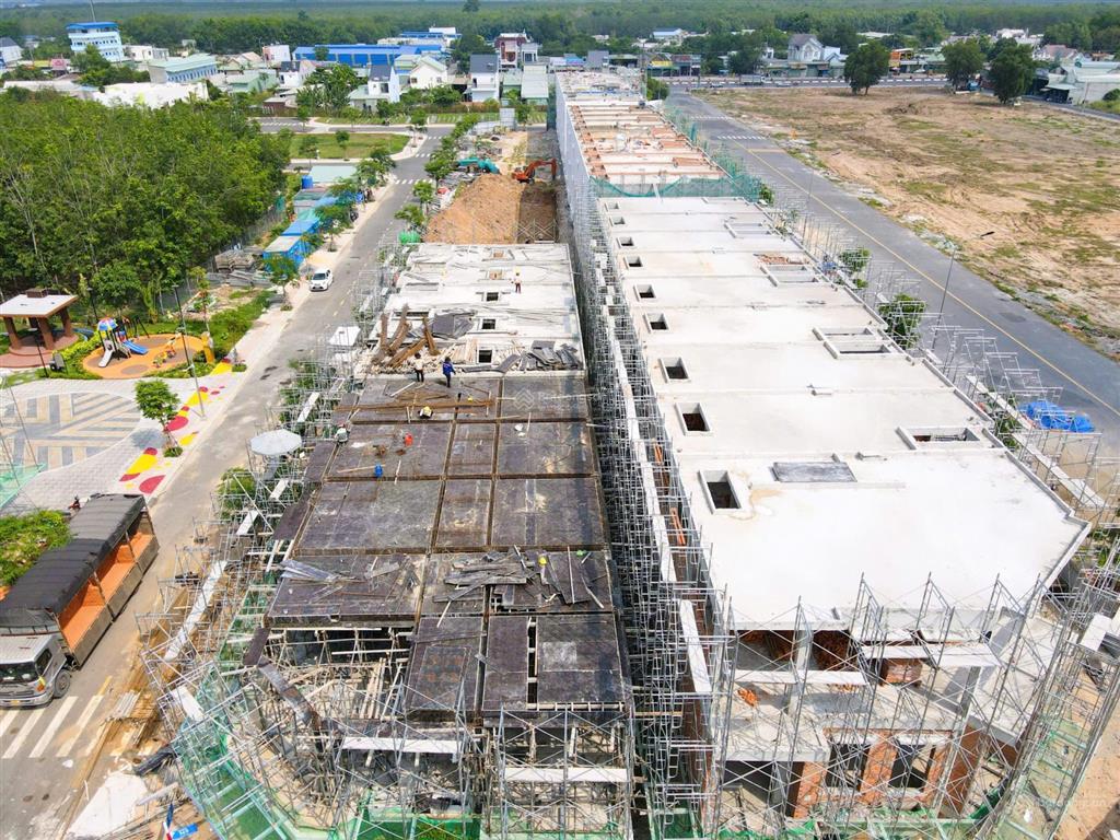 Villa 120m² khu compound đt746b sát vsip 3 chỉ 4 tỷ vì sao khách xem xong lại xuống tiền ngay?