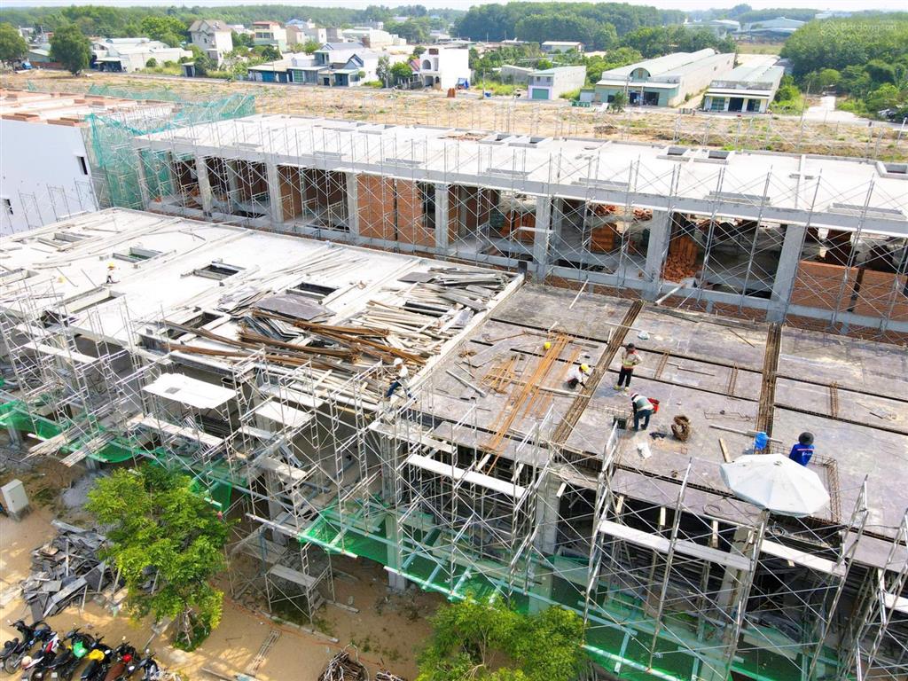 Villa 120m² khu compound đt746b sát vsip 3 chỉ 4 tỷ vì sao khách xem xong lại xuống tiền ngay?