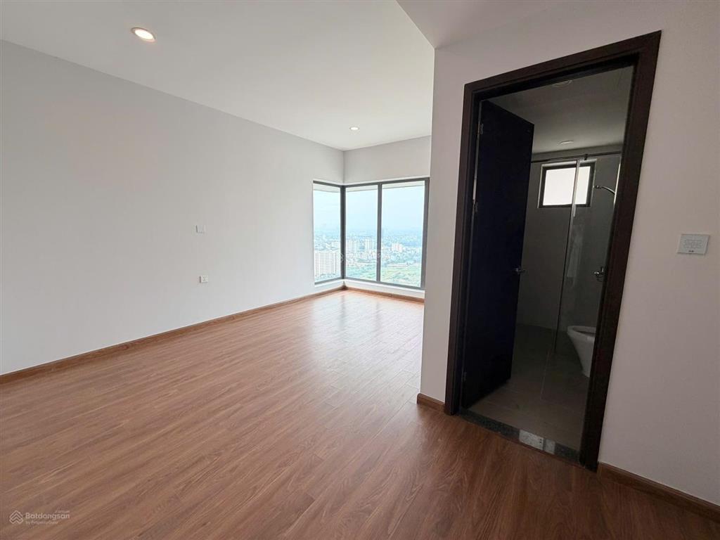 Bán căn 3 ngủ  98m  hướng tây nam  giá 9.2 tỷ (bao phí)
