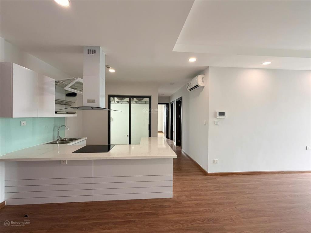 Bán căn 3 ngủ  98m  hướng tây nam  giá 9.2 tỷ (bao phí)